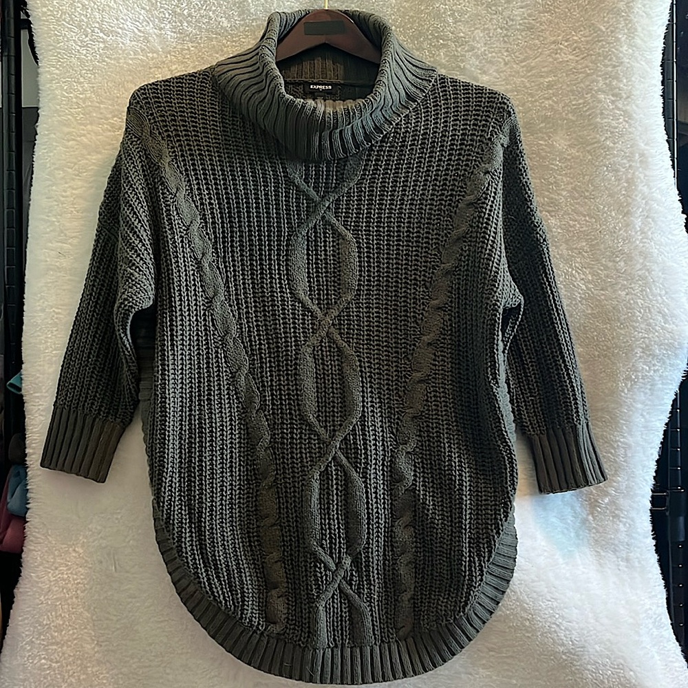 Express Women’s Knit Sweater M